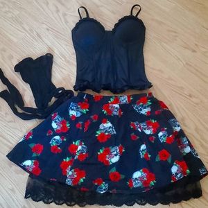 Spirit Halloween Women's Sexy Skulls and Roses 3 piece Costume Size Adult Small